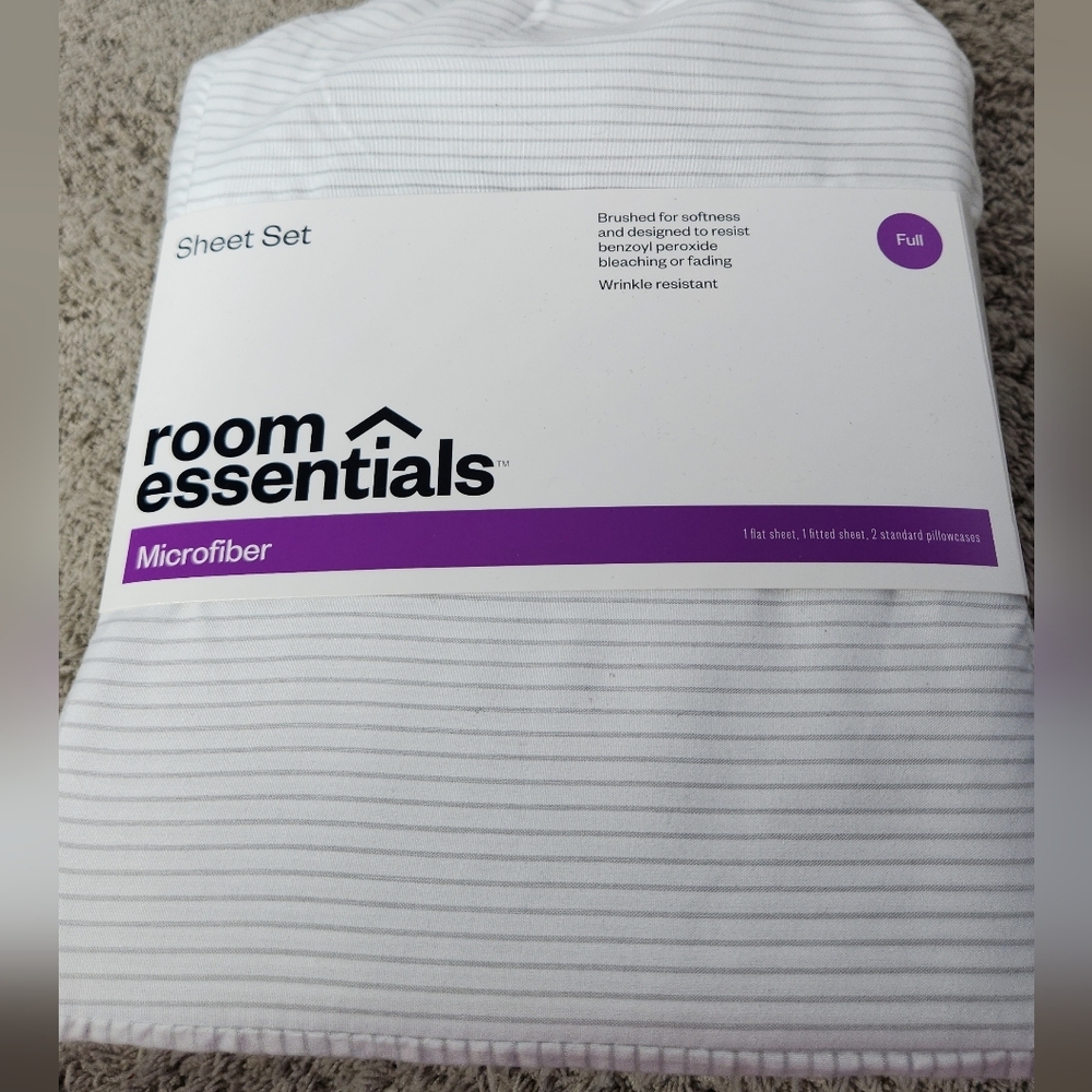 Room Essentials Sheet 4 Piece Set White Gray Stripes 100% Polyester Full Size